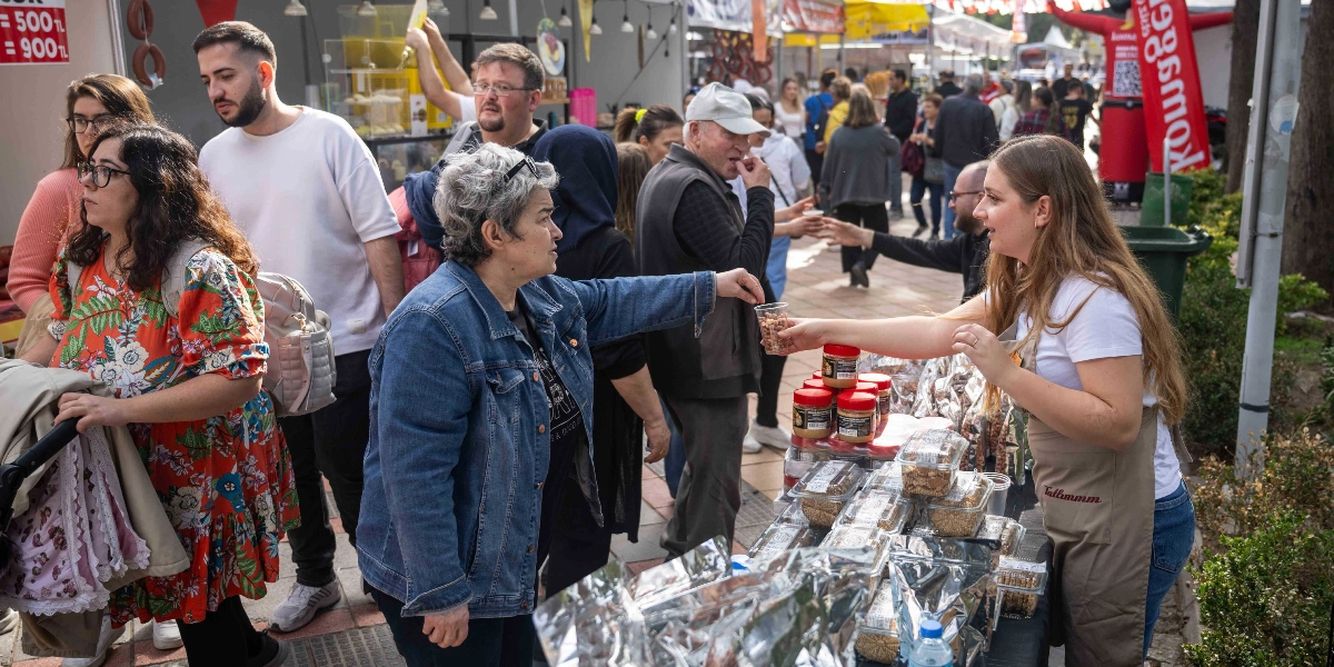 Bi Hayat Festivali'nde, üzerinde 