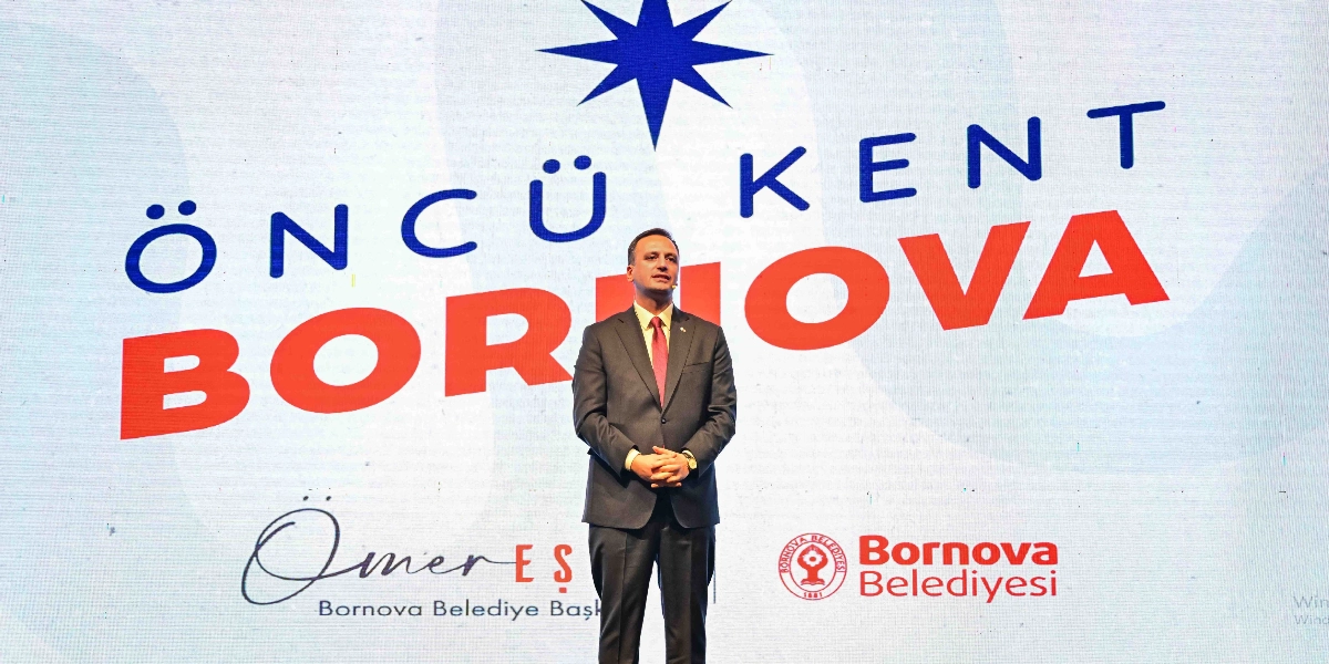 Bornova Belediye Başkanı Ömer Eşki, arkasında 