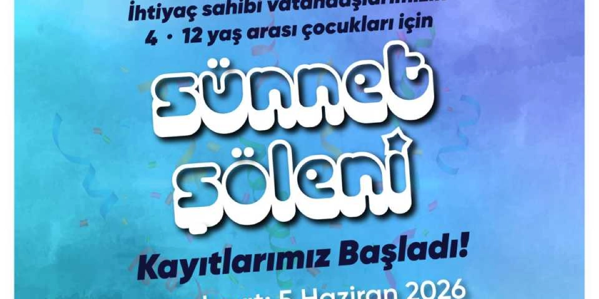 Mavi tonlarında, üzerinde konfetiler bulunan bir arka plan üzerinde yer alan duyuru görseli. Görselde büyük puntolarla 