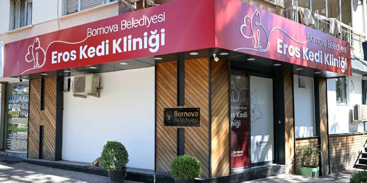 Bornova Belediyesi'ne ait, üzerinde beyaz harflerle 
