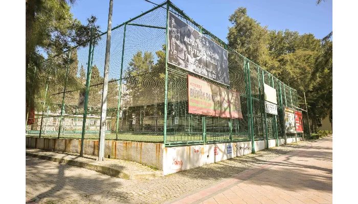 Büyük Park Halı Saha