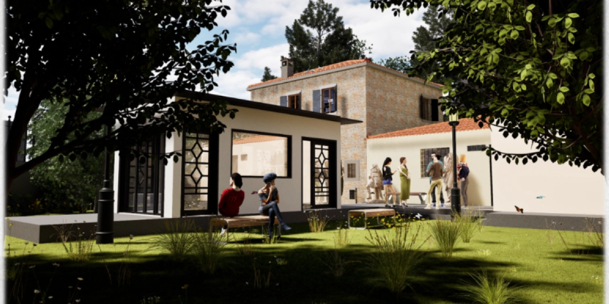 Güneşli bir günde, ağaçlarla çevrili yeşil bir bahçe içerisinde yer alan Girit Anı Evi'nin dijital mimari tasarımı. Ön planda, modern beyaz bir yapının önündeki banklarda oturan iki kişi, arka planda ise taş duvarlı tarihi binanın önünde sohbet eden bir grup insan görülüyor. Bahçede yer yer kelebekler uçuşurken, genel atmosfer huzurlu ve aydınlık bir sosyal alanı yansıtıyor.