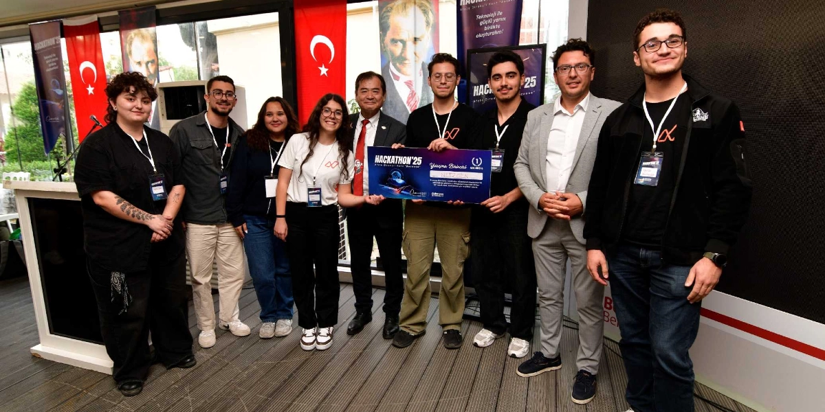Hackathon'25 etkinliğinde 