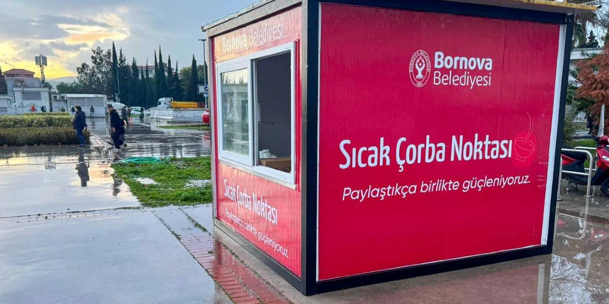 Bornova Belediyesi'ne ait kırmızı renkli, üzerinde 