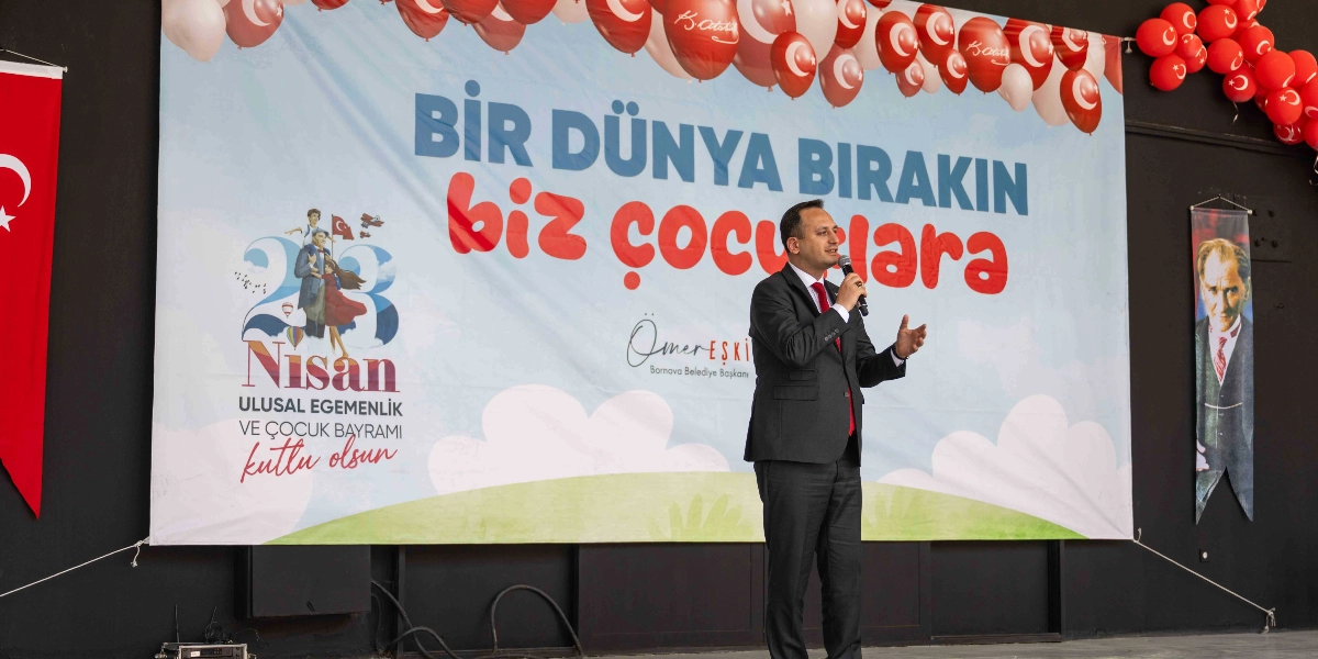 Bornova Belediye Başkanı Ömer Eşki, üzerinde 