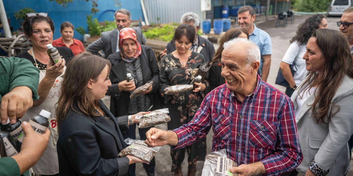 Bornova'da düzenlenen bir etkinlikte, üzerinde 