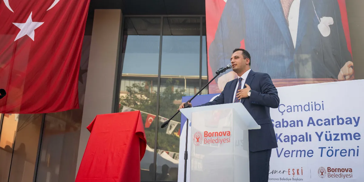 Bornova Belediye Başkanı Ömer Eşki, üzerinde 