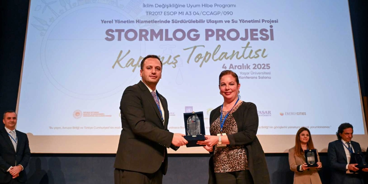 Yaşar Üniversitesi Konferans Salonu'nda düzenlenen 